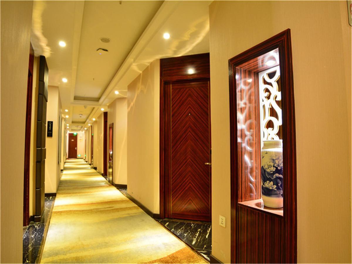 Lavande Hotel Wuhan Railway Station Exteriér fotografie